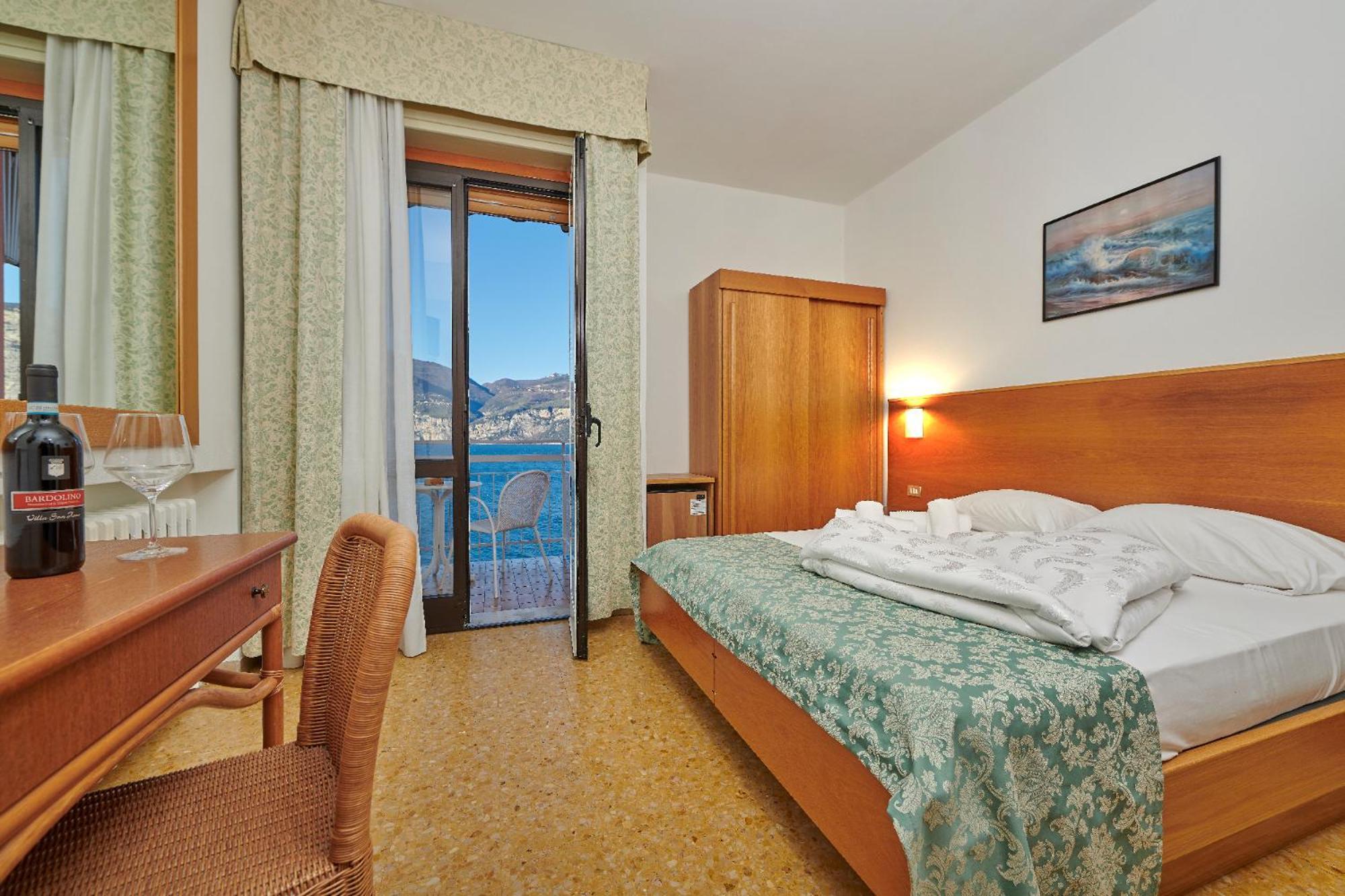 Hotel Eden Brenzone sul Garda Habitación foto