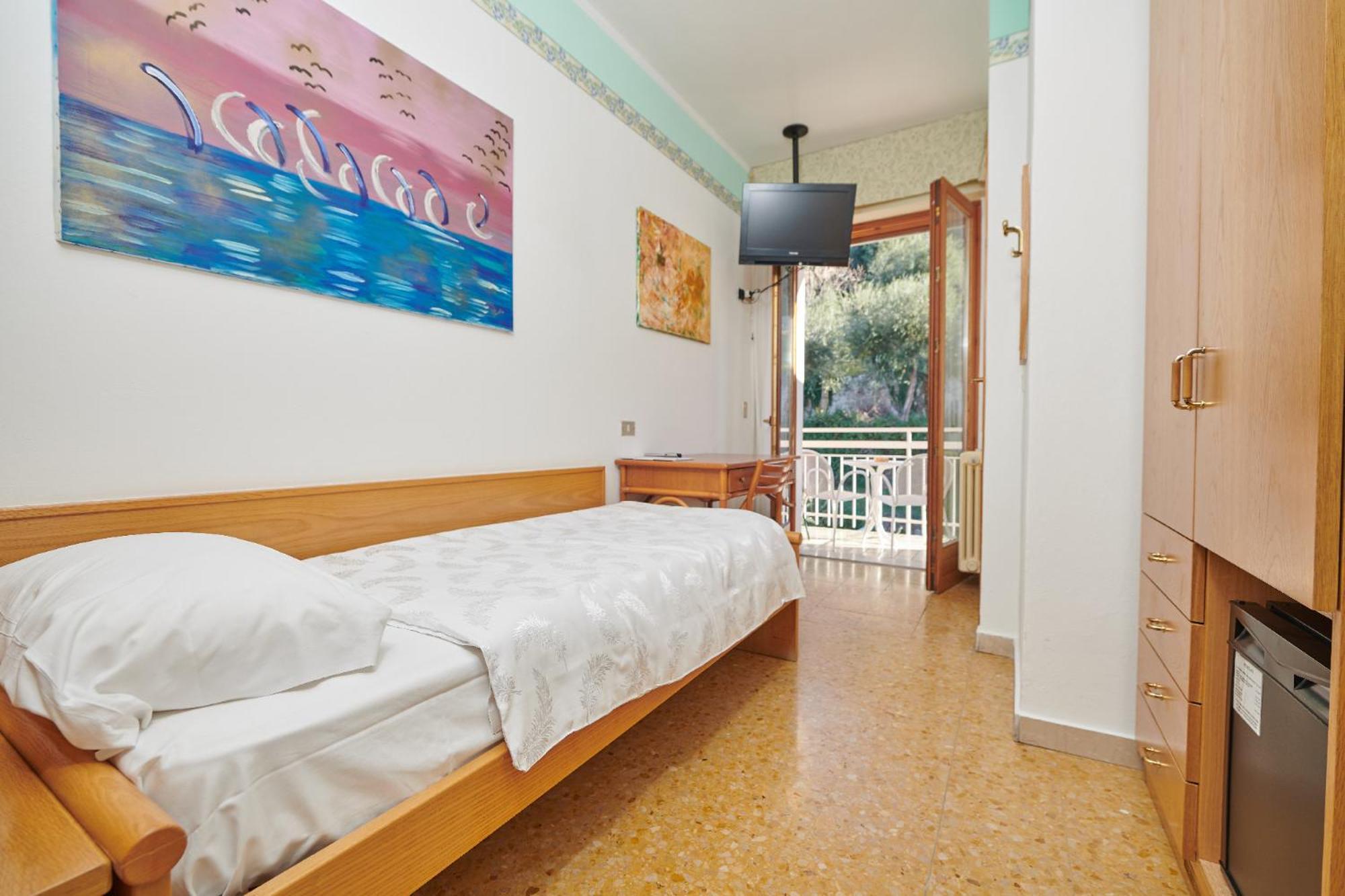 Hotel Eden Brenzone sul Garda Habitación foto
