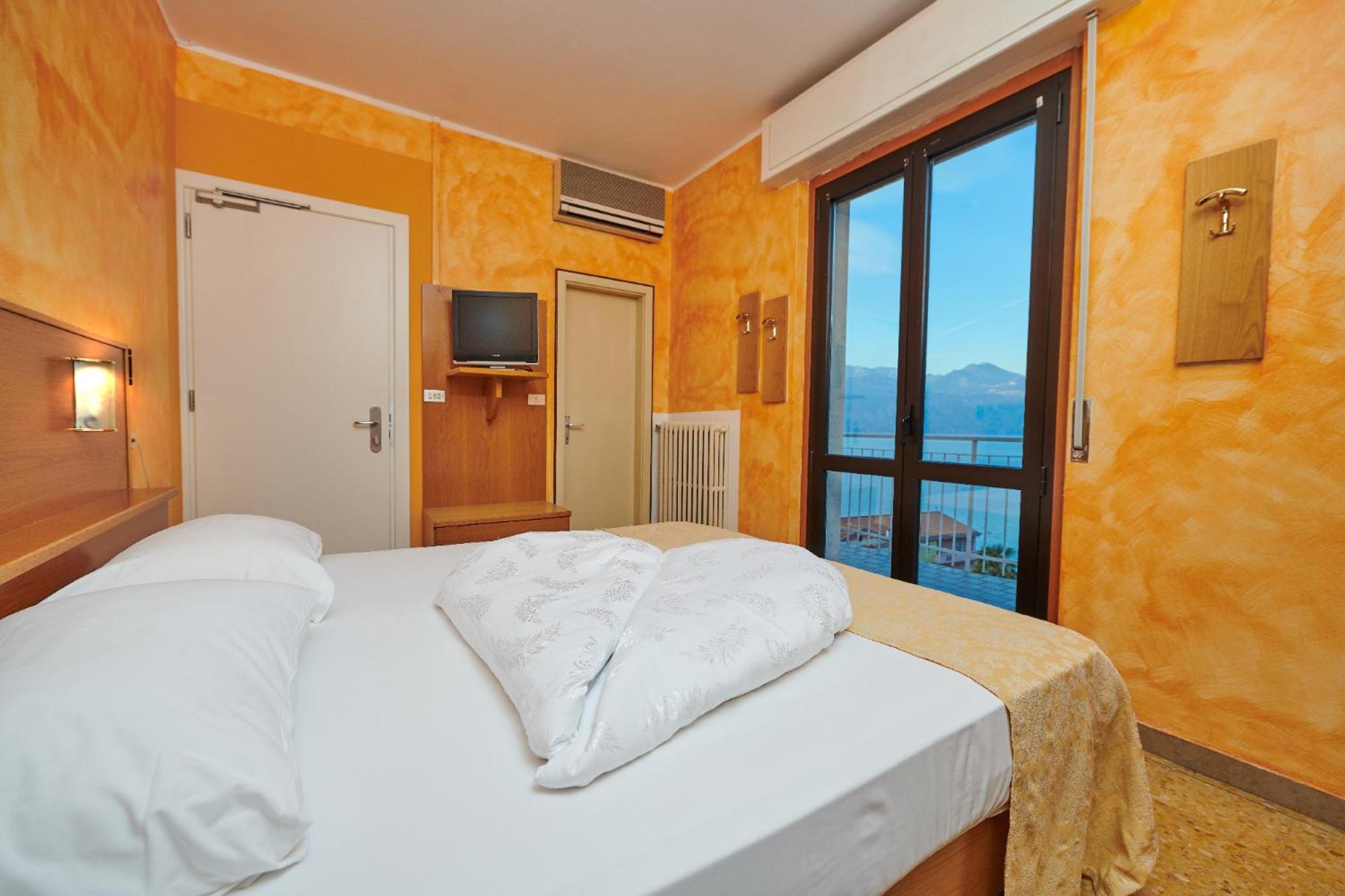 Hotel Eden Brenzone sul Garda Habitación foto